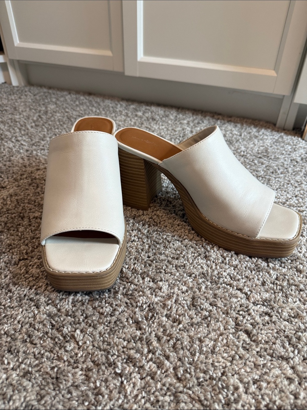 universal thread white chunky platform sandal
